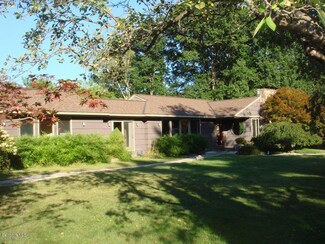 60 Baxter Rd, Williamstown, MA 01267