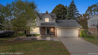 5173 Old Cove Rd, Clarkston, MI 48346