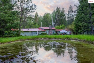 7477 Lakeshore Dr, Sagle, ID 83860