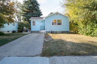 817 Lincoln Ave, Bismarck, ND 58504