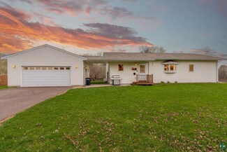 717 8th St E, Ashland, WI 54806
