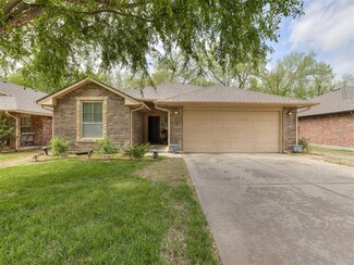 2924 Woodcrest Creek Dr, Norman, OK 73071