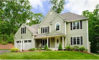 2 Foxhill Dr, Southborough, MA 01772