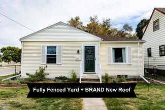 810 12th St N, Moorhead, MN 56560