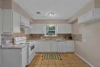 702 S Drexel St, Guthrie, OK 73044