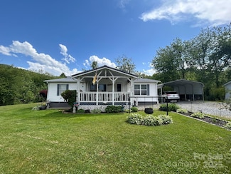 121 Jf Morris Dr, Waynesville, NC 28786