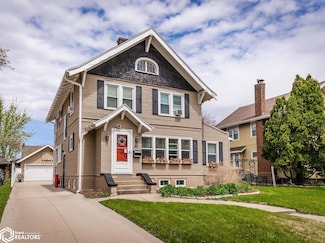 911 W Church St, Marshalltown, IA 50158