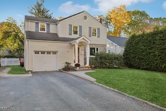 61 Hazel Ave, Livingston, NJ 07039