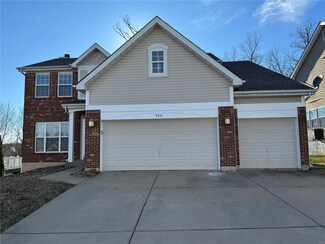 925 Molloy Dr, O Fallon, MO 63366