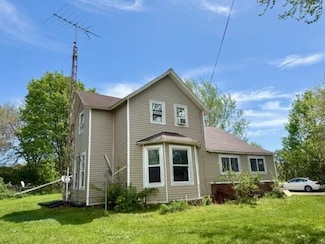 5622 S Water Rd, New Era, MI 49446