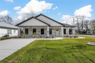 905 Avenue E, Moody, TX 76557