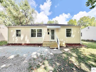 2400 N Woodlawn Dr, Sedalia, MO 65301