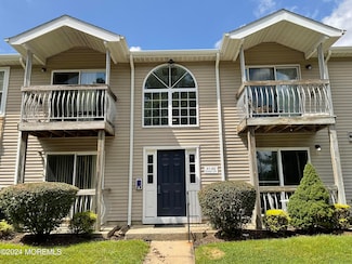 83 Diane Dr, Tinton Falls, NJ 07753