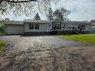 916 Spring Lake Rd, Cloquet, MN 55720