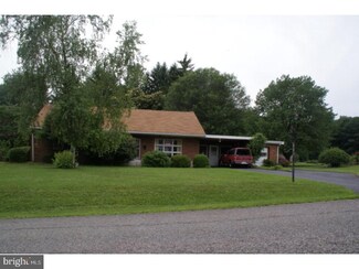 67 Snyder Ave, Tower City, PA 17980