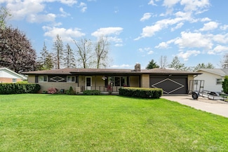 1040 Wheelock St, Freeland, MI 48623