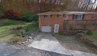 545 Coal St, Pitcairn, PA 15140