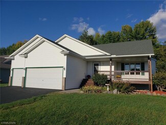 11888 N Meadow Curve, Lindstrom, MN 55045