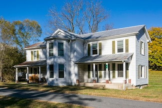 8 Chestnut Ave, Craigsville, VA 24430