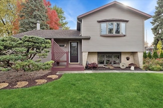 2813 Theresa Ave, Waukegan, IL 60085