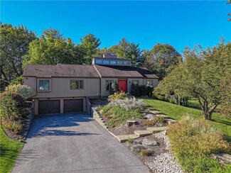 4732 Glenwood Cir, Emmaus, PA 18049