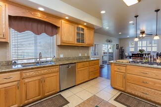 15018 Oak Creek Rd, El Cajon, CA 92021