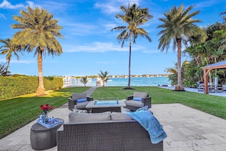 310 S Lake Dr, Lantana, FL 33462