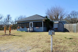1211 N Maine Ave, Drumright, OK 74030