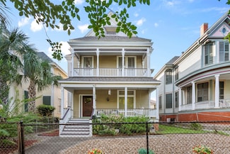 1820 Winnie St, Galveston, TX 77550