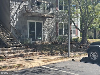 34 Barberry Ct, Lawrence Township, NJ 08648