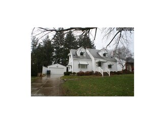 2529 Chestnut Blvd, Cuyahoga Falls, OH 44223