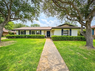 126 Rainbow Ln, Corpus Christi, TX 78411
