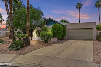 2916 S Revere Cir, Mesa, AZ 85210