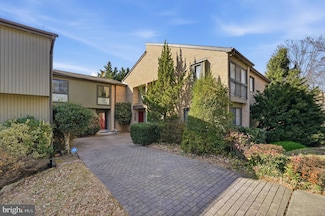 3152 Eakin Park Ct, Fairfax, VA 22031