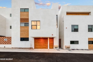25 W Lalo Way, Tucson, AZ 85701