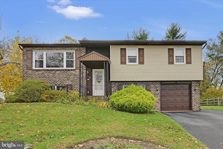914 Suellen Dr, Reading, PA 19605