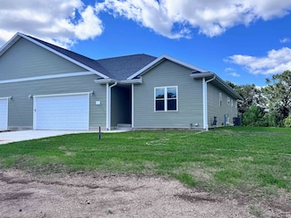 692 N Main St, Fall River, WI 53932