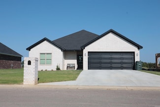 100 Clearwater Dr, Brookland, AR 72417