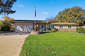 2204 Easley St, Waterloo, IA 50702