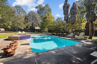 1409 Bending Brook Cir, Lufkin, TX 75904