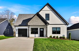 1326 Isaiah Dr, Clarksville, TN 37042