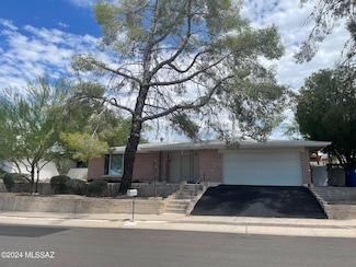 835 S Santa Ana Dr, Tucson, AZ 85710
