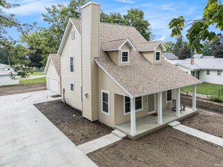 18974 3rd St, New Paris, IN 46553