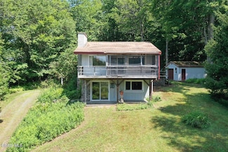 104 Lawson Rd, Sand Lake, NY 12153