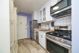 2241 Palmer Ave Unit 3A, New Rochelle, NY 10801