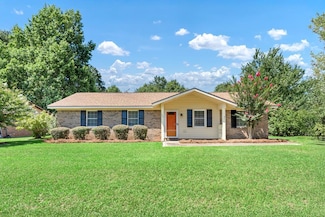 131 Creek Dr, Leesburg, GA 31763