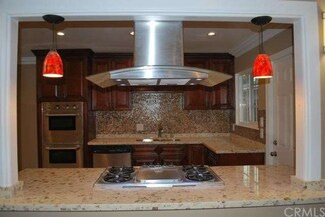 2913 W Borchard Ave, Santa Ana, CA 92704
