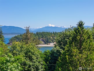 7773 Hideaway Ln, Anacortes, WA 98221