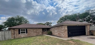 36 Hunsley Rd, Canyon, TX 79015