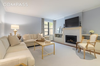 30 E 9th St Unit 2II, New York, NY 10003